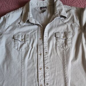 Wrangler Gray Button-Up Denim Shirt